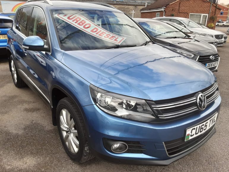 VOLKSWAGEN TIGUAN