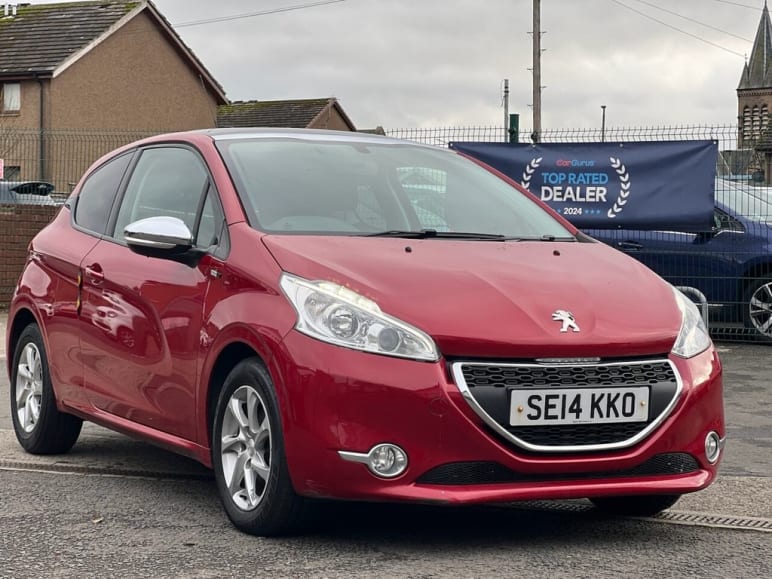 PEUGEOT 208