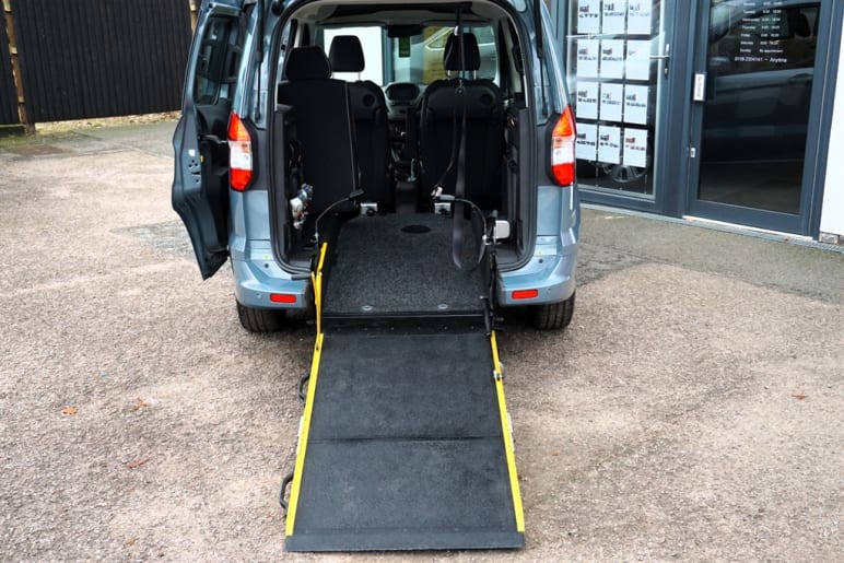 ZETEC TDCI, Disabled, Wheelchair Accessible Vehicle, WAV.