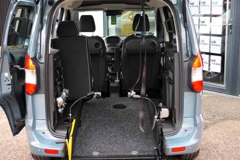ZETEC TDCI, Disabled, Wheelchair Accessible Vehicle, WAV.