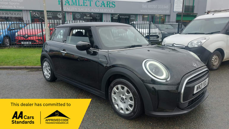 MINI HATCHBACK