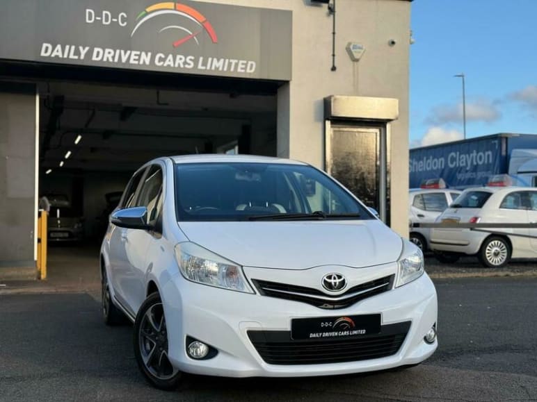 TOYOTA YARIS