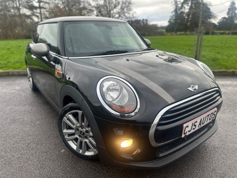 MINI HATCHBACK