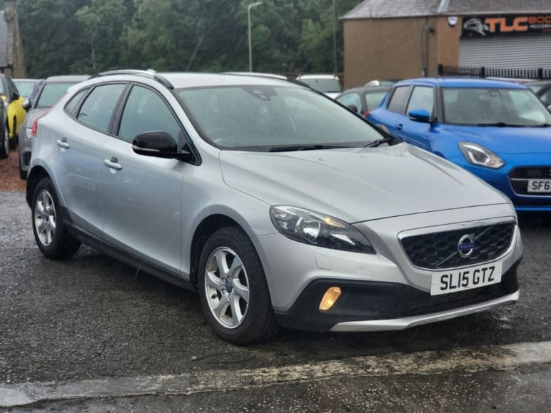 VOLVO V40