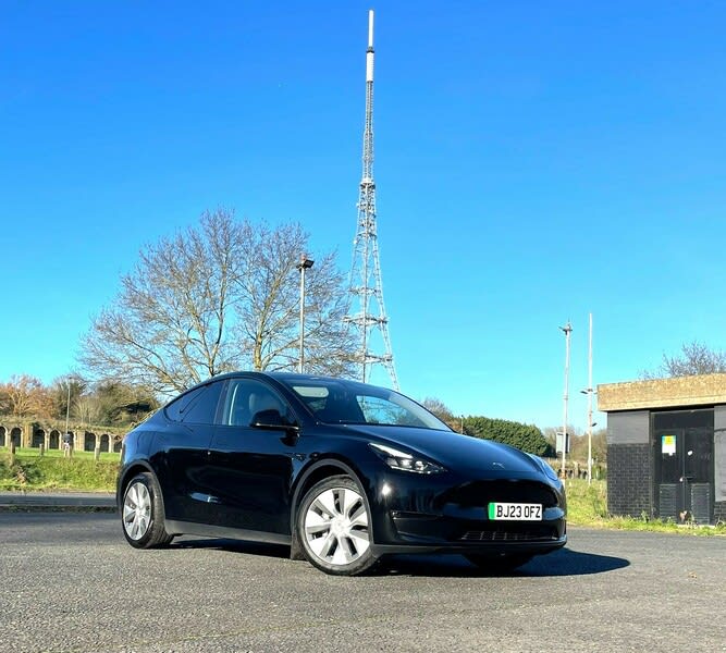 TESLA MODEL Y