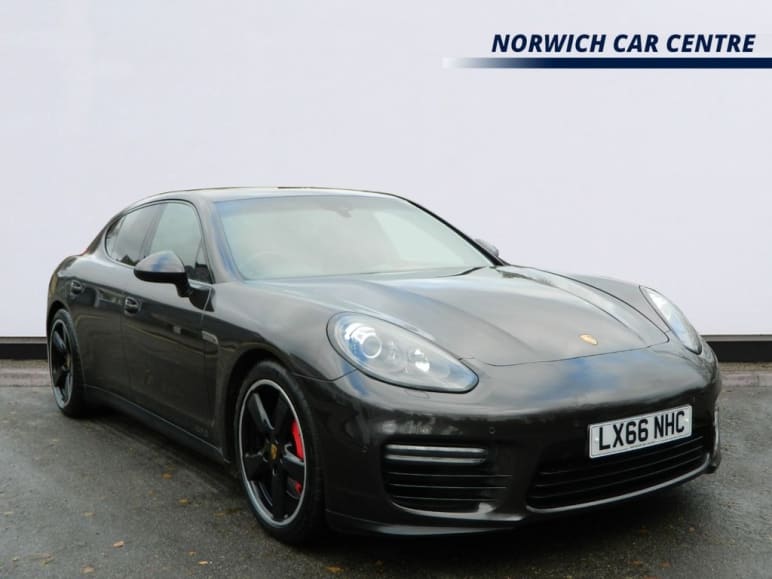 PORSCHE PANAMERA