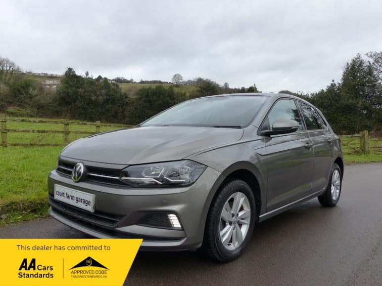 VOLKSWAGEN POLO