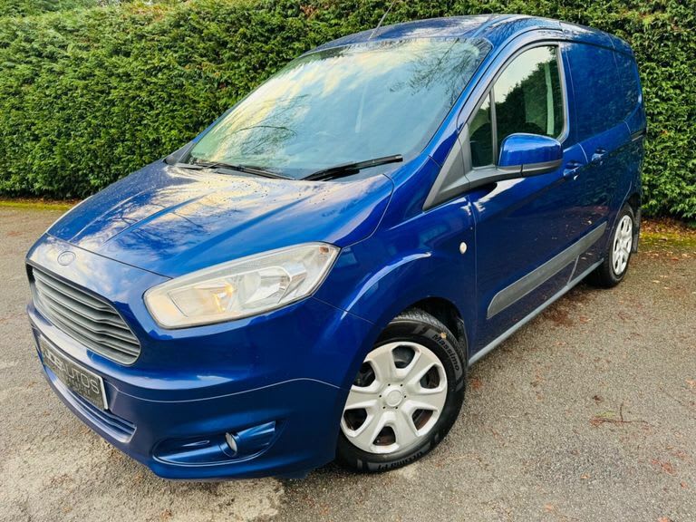 FORD TRANSIT COURIER