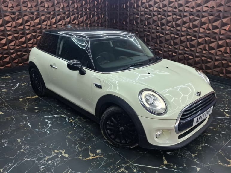 MINI HATCHBACK