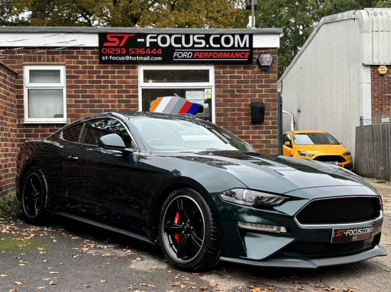 FORD MUSTANG