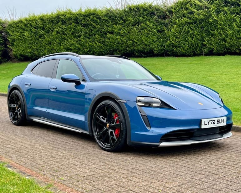 PORSCHE TAYCAN