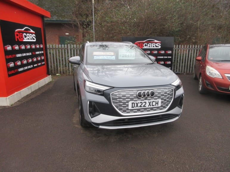 AUDI Q4