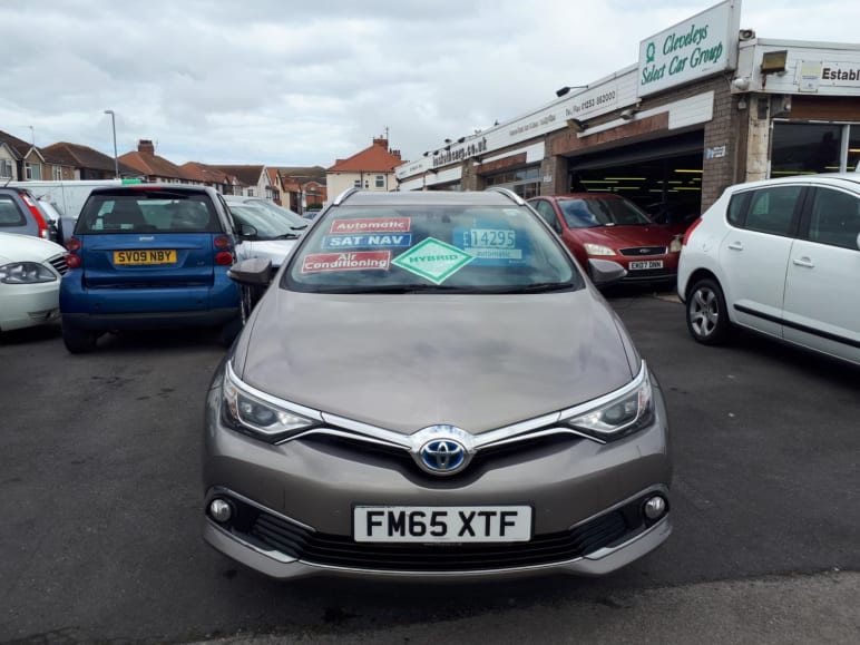 TOYOTA AURIS
