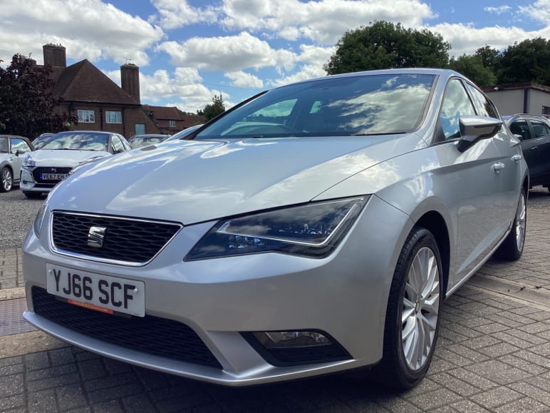 SEAT LEON