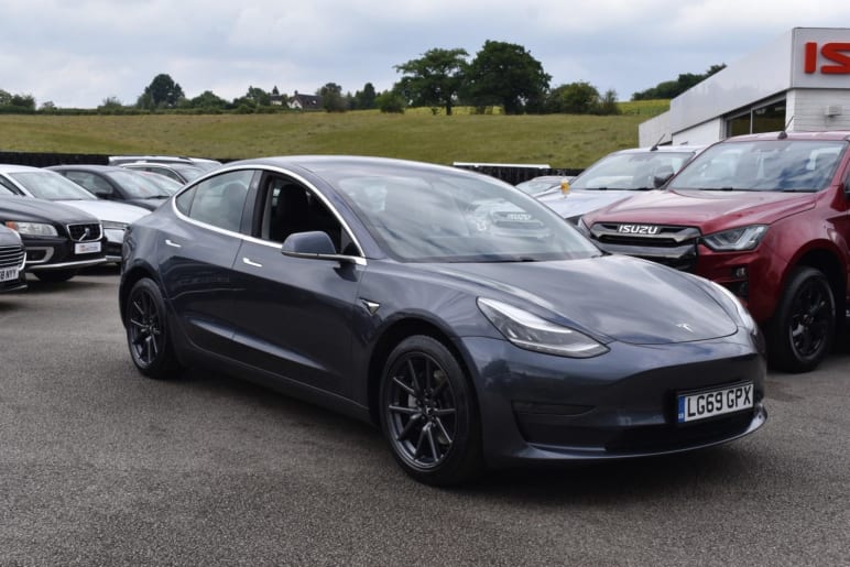 TESLA MODEL 3