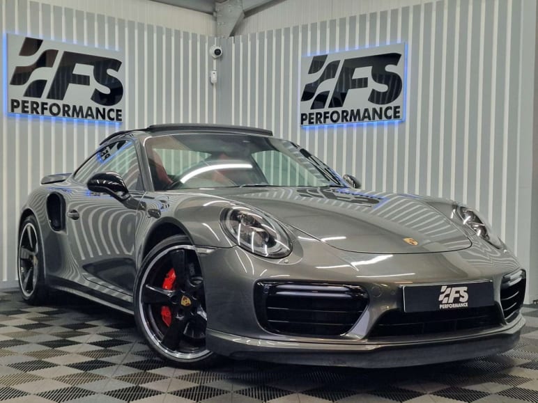 PORSCHE 911