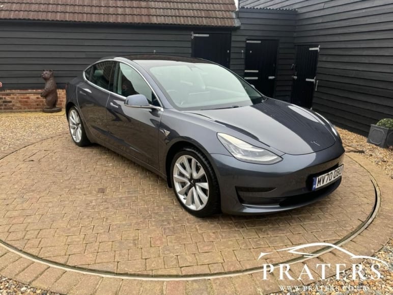 TESLA MODEL 3