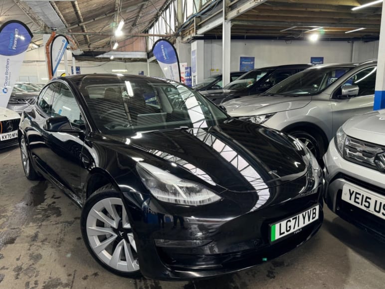 TESLA MODEL 3