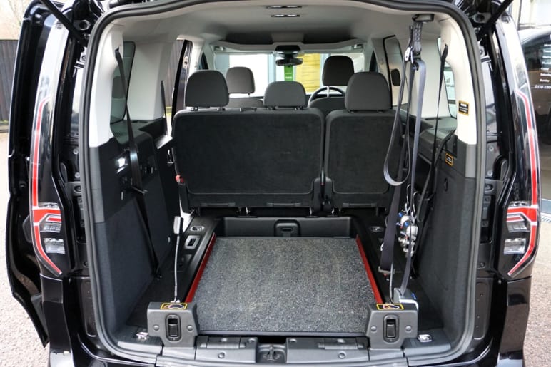 MAXI C20 LIFE TDI Automatic, Disabled, Wheelchair Accessible vehicle, WAV.