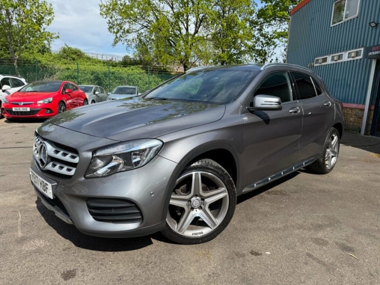 MERCEDES-BENZ GLA