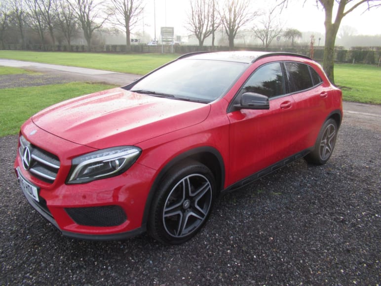 MERCEDES-BENZ GLA