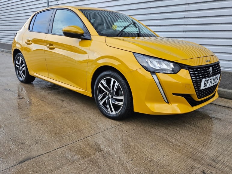 PEUGEOT 208