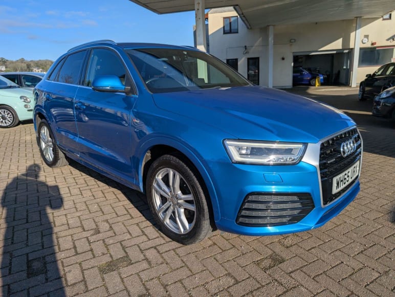 AUDI Q3