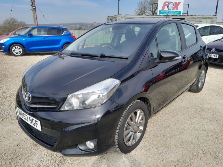 TOYOTA YARIS
