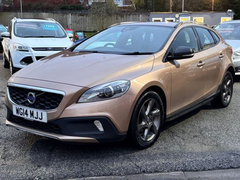 VOLVO V40