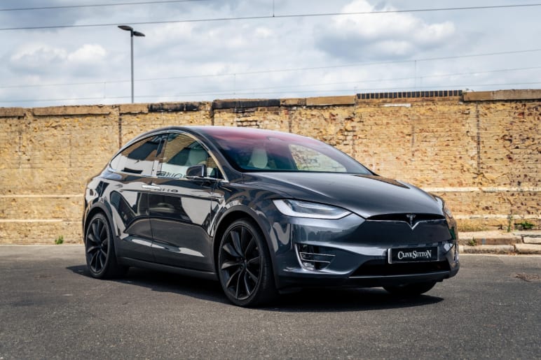 TESLA MODEL X