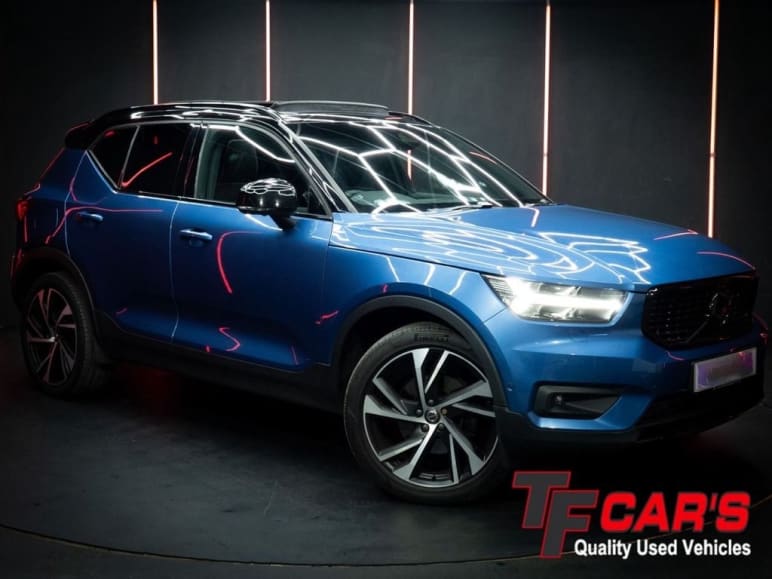 VOLVO XC40
