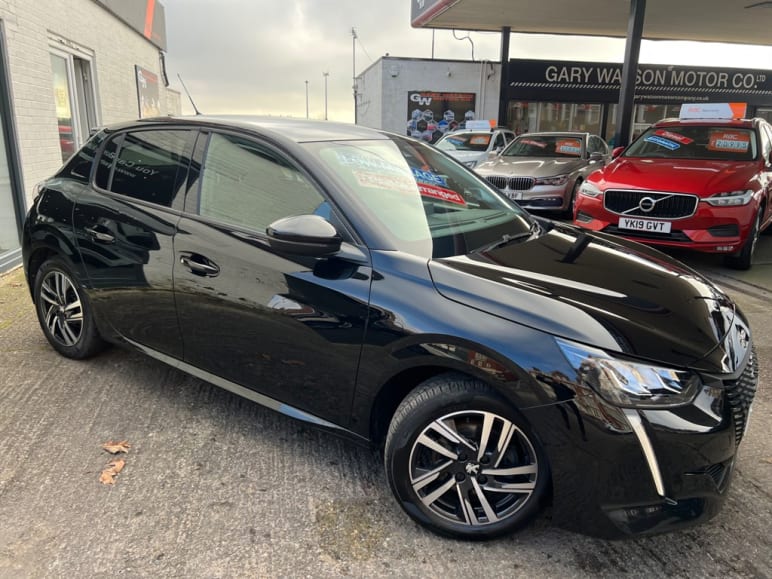 PEUGEOT 208