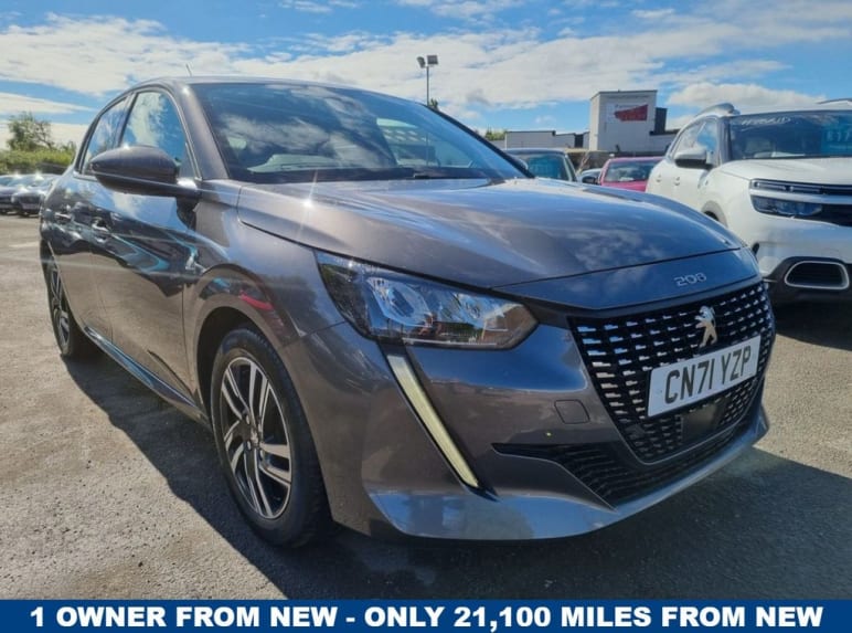 PEUGEOT 208