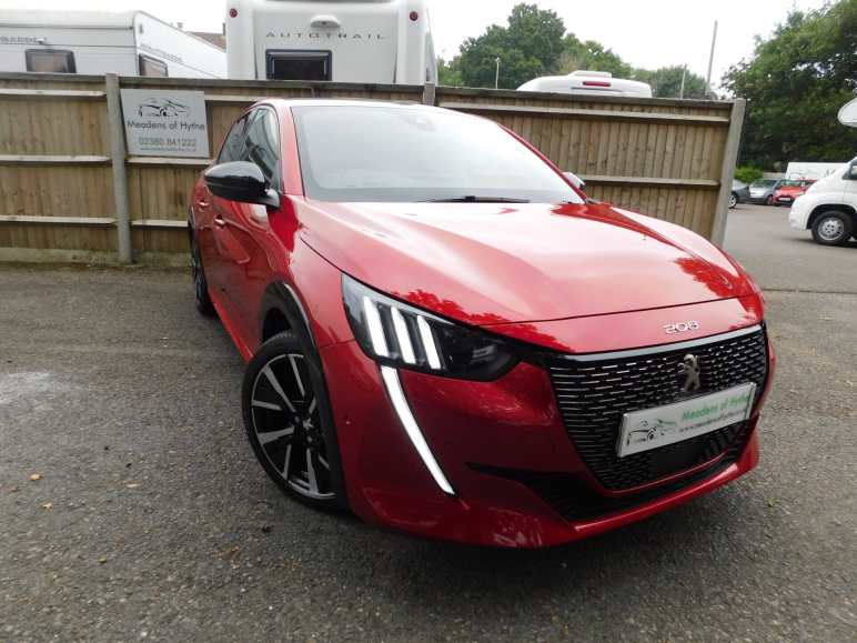 PEUGEOT 208