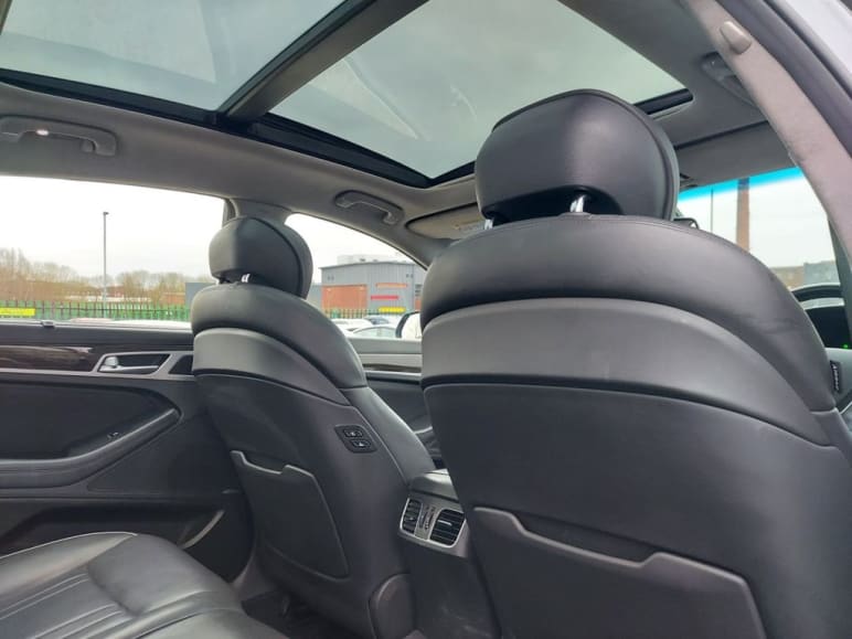 HYUNDAI GENESIS