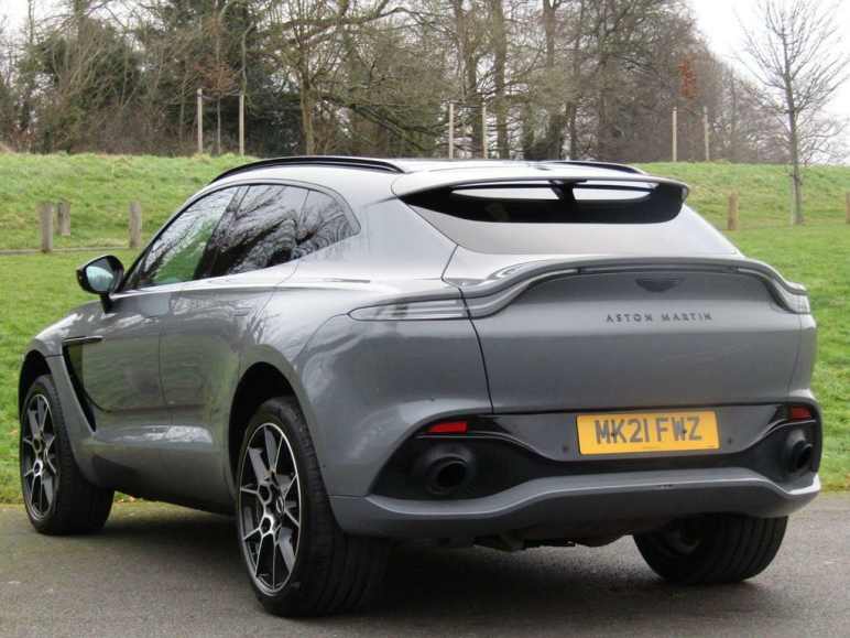 ASTON MARTIN DBX