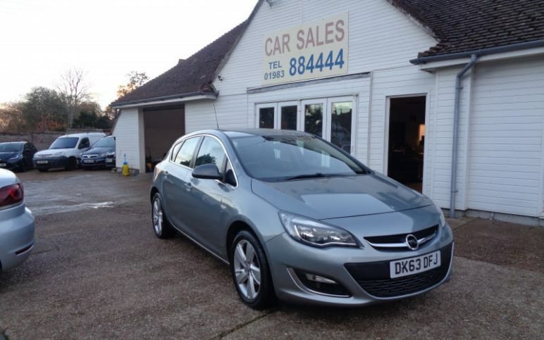 VAUXHALL ASTRA