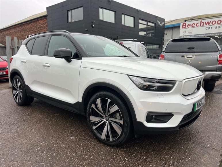 VOLVO XC40