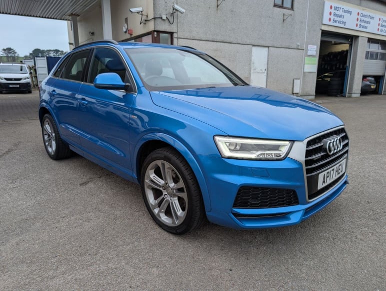 AUDI Q3