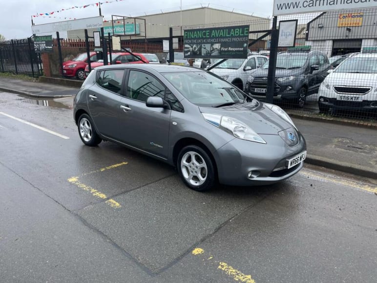 NISSAN LEAF