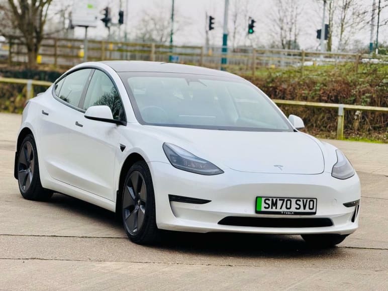 TESLA MODEL 3