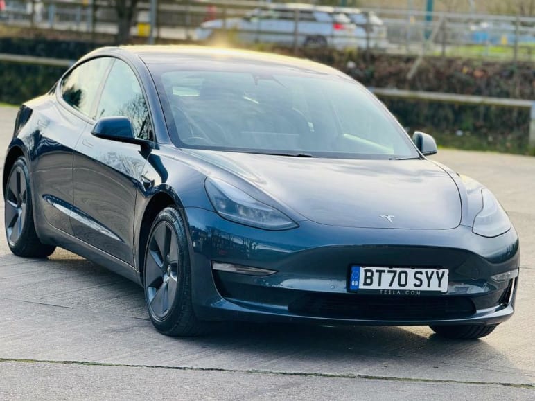 TESLA MODEL 3