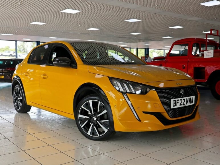 PEUGEOT 208
