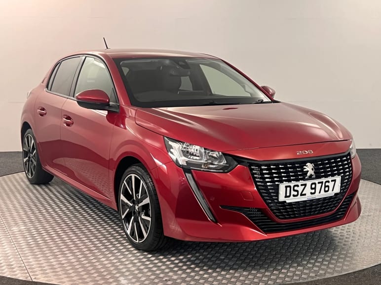 PEUGEOT 208