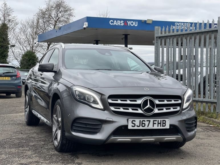 MERCEDES-BENZ GLA