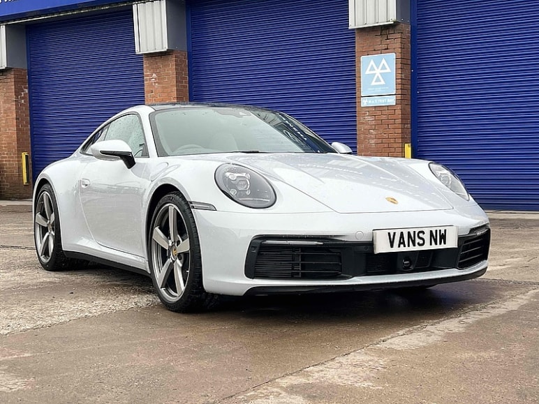 PORSCHE 911