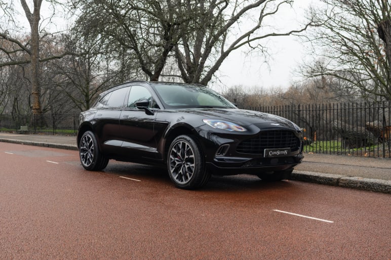 ASTON MARTIN DBX