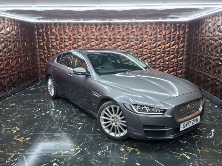 JAGUAR XE