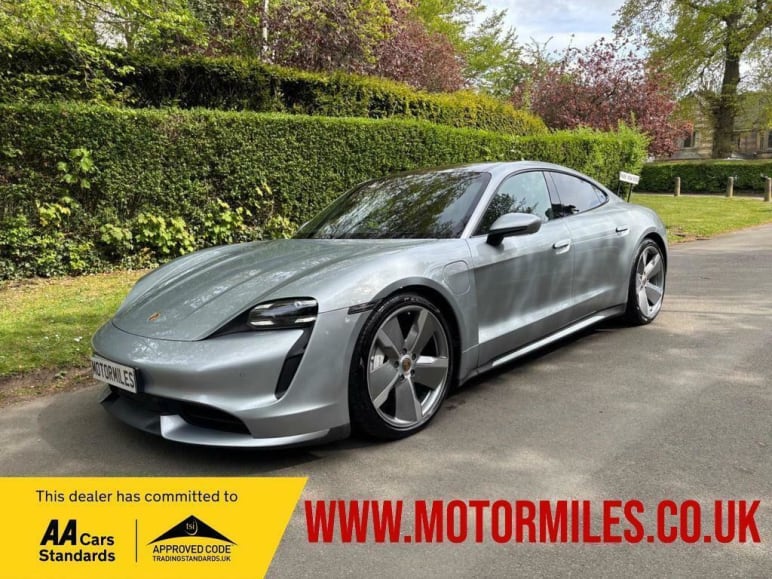 PORSCHE TAYCAN