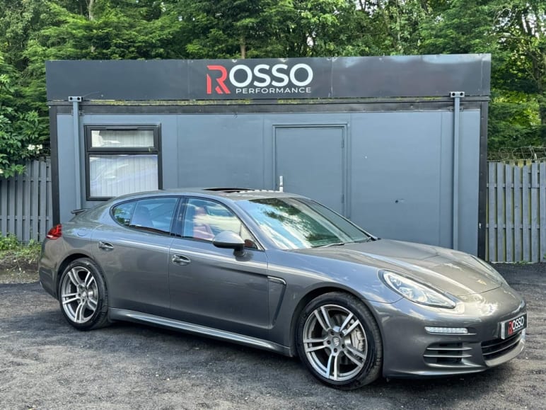 PORSCHE PANAMERA